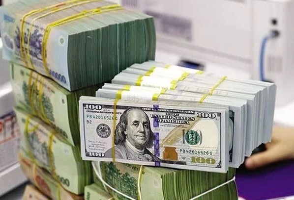 Thị trường tiền tệ "nín thở" chờ thông tin cán cân thương mại và FDI tháng 10