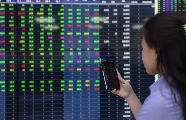 Chứng khoán ngày 19/2: VN-Index vượt mốc 1.280 điểm, REE tăng trần