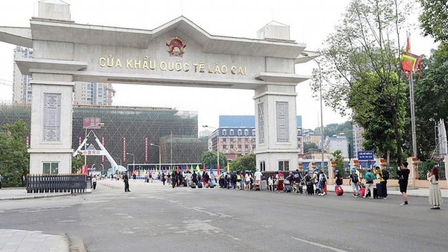 Hoàn thiện chính sách, tránh lợi dụng cư dân biên giới để buôn lậu