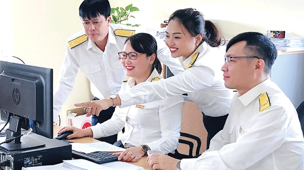 thanh cong trong co cau lai chi tieu ngan sach ho tro tang truong