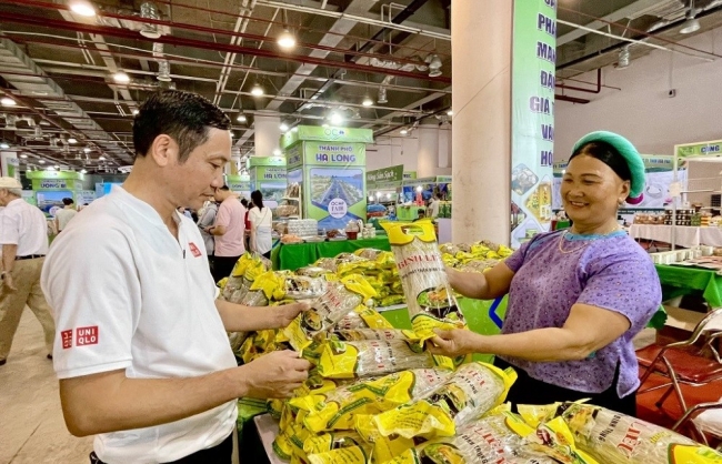 Quảng Ninh: Xuất khẩu nông, lâm, thủy sản qua các cửa khẩu đạt trên 2,4 triệu tấn