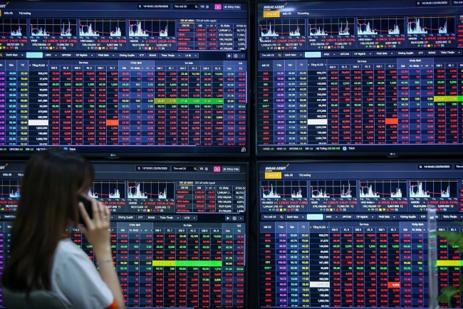 Chứng khoán ngày 9/3: Áp lực bán hoàn toàn áp đảo, VN-Index giảm điểm mạnh