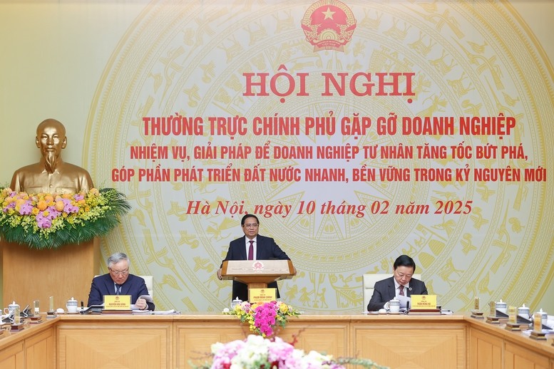 Thủ tướng đề nghị doanh nghiệp tư nhân tham gia gánh vác những việc lớn của đất nước Thủ tướng đề nghị doanh nghiệp tư nhân tham gia gánh vác những việc lớn của đất nước