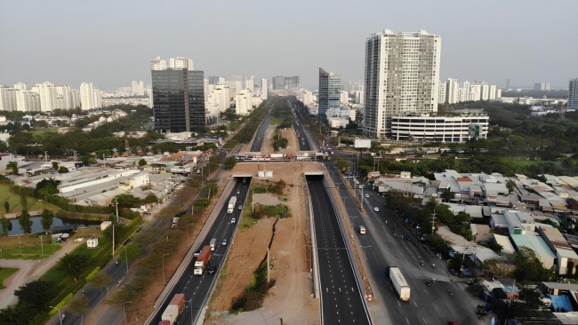 tp ho chi minh ham chui nguyen van linh giup giam tinh trang ket xe un tac