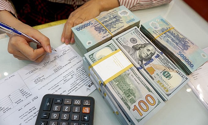 Giá USD ngân hàng chạm mốc 25.700 đồng, lập đỉnh lịch sử Giá USD ngân hàng chạm mốc 25.700 đồng, lập đỉnh lịch sử