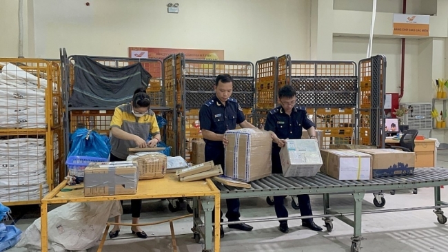 Xây hành lang pháp lý để "quản" hàng xuất, nhập khẩu qua thương mại điện tử