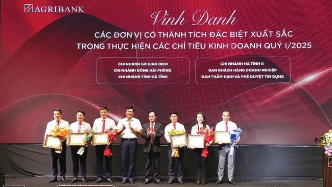 Agribank lấy khách hàng làm trung tâm chuyển đổi số