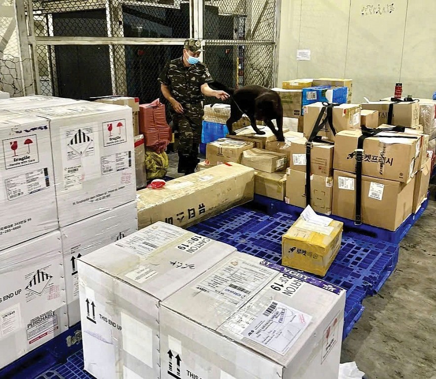 Hải quan Nội Bài 