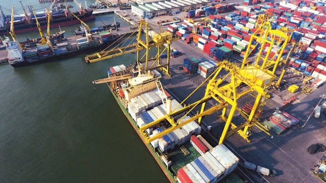 Đầu tư kết cấu hạ tầng cảng biển miền Trung thúc đẩy phát triển kinh tế - xã hội