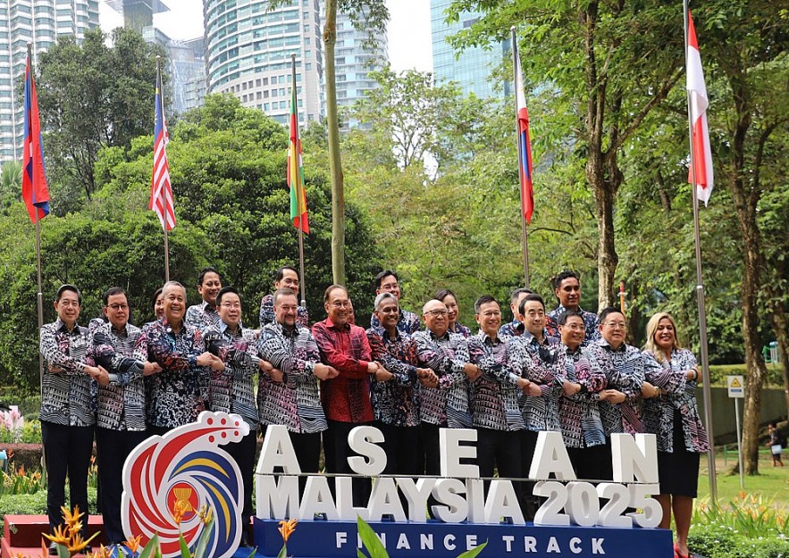 Thúc đẩy kinh tế khu vực ASEAN tăng trưởng bền vững và bao trùm Thúc đẩy kinh tế khu vực ASEAN tăng trưởng bền vững và bao trùm