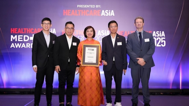 fpt long chau thang giai doi moi sang tao tai healthcare asia pharma awards 2025