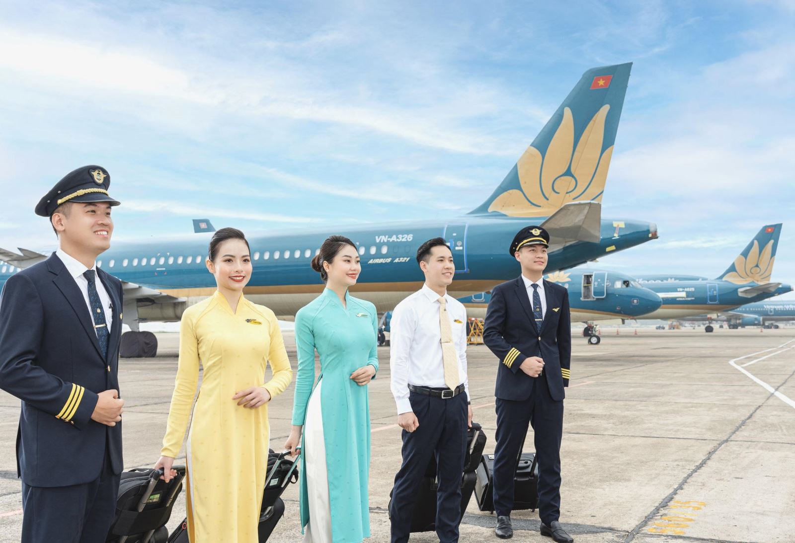 Hơn 3.200 chuyến bay Vietnam Airlines Group sẵn sàng phục vụ kỳ nghỉ lễ 30/4 - 1/5 Chú thích ảnh