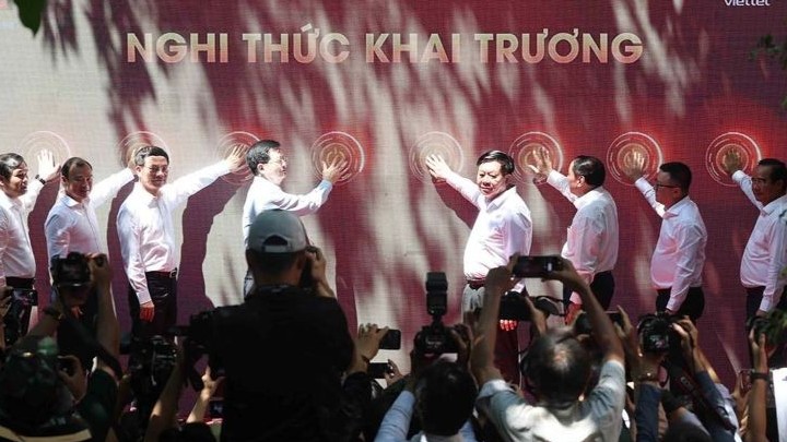 Khai trương trung tâm báo chí phục vụ đại lễ kỷ niệm 50 năm thống nhất đất nước