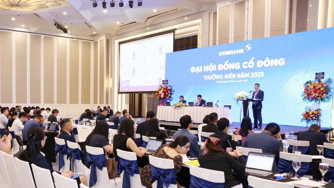 Eximbank thông qua mục tiêu lợi nhuận gần 5.200 tỷ đồng, bầu Hội đồng Quản trị nhiệm kỳ mới