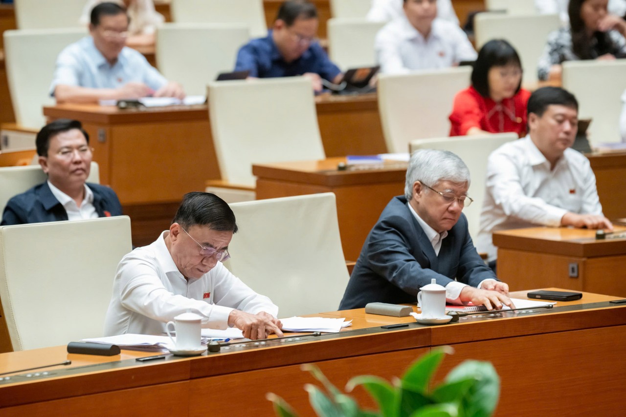 Quốc hội thông qua Nghị quyết về việc sửa đổi Hiến pháp