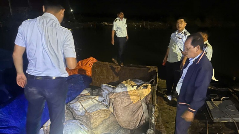 Kiên Giang: Phát hiện, xử lý 60 tấn đường vi phạm nhãn mác xuất xứ