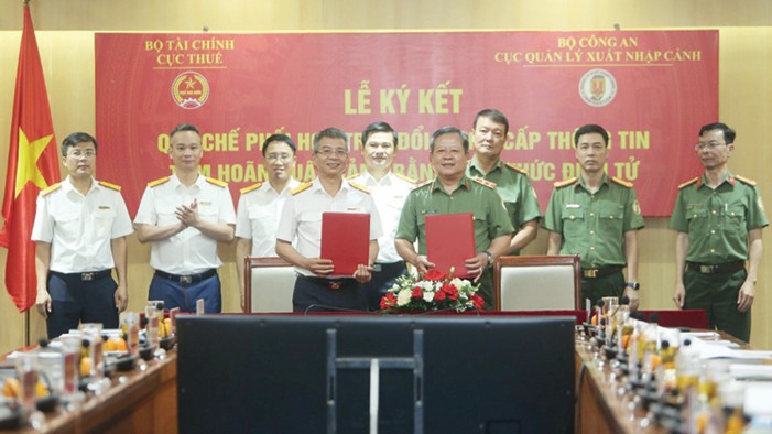 Gỡ bỏ lệnh tạm hoãn xuất cảnh bằng phương thức điện tử, tạo thuận lợi cho người nộp thuế