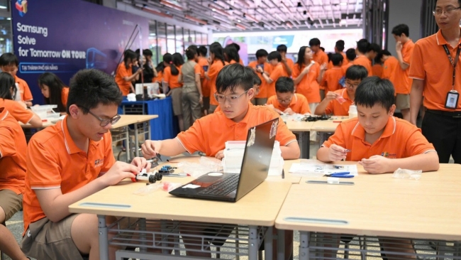 Khởi động cuộc thi Samsung Solve for Tomorrow 2025 khu vực miền Trung