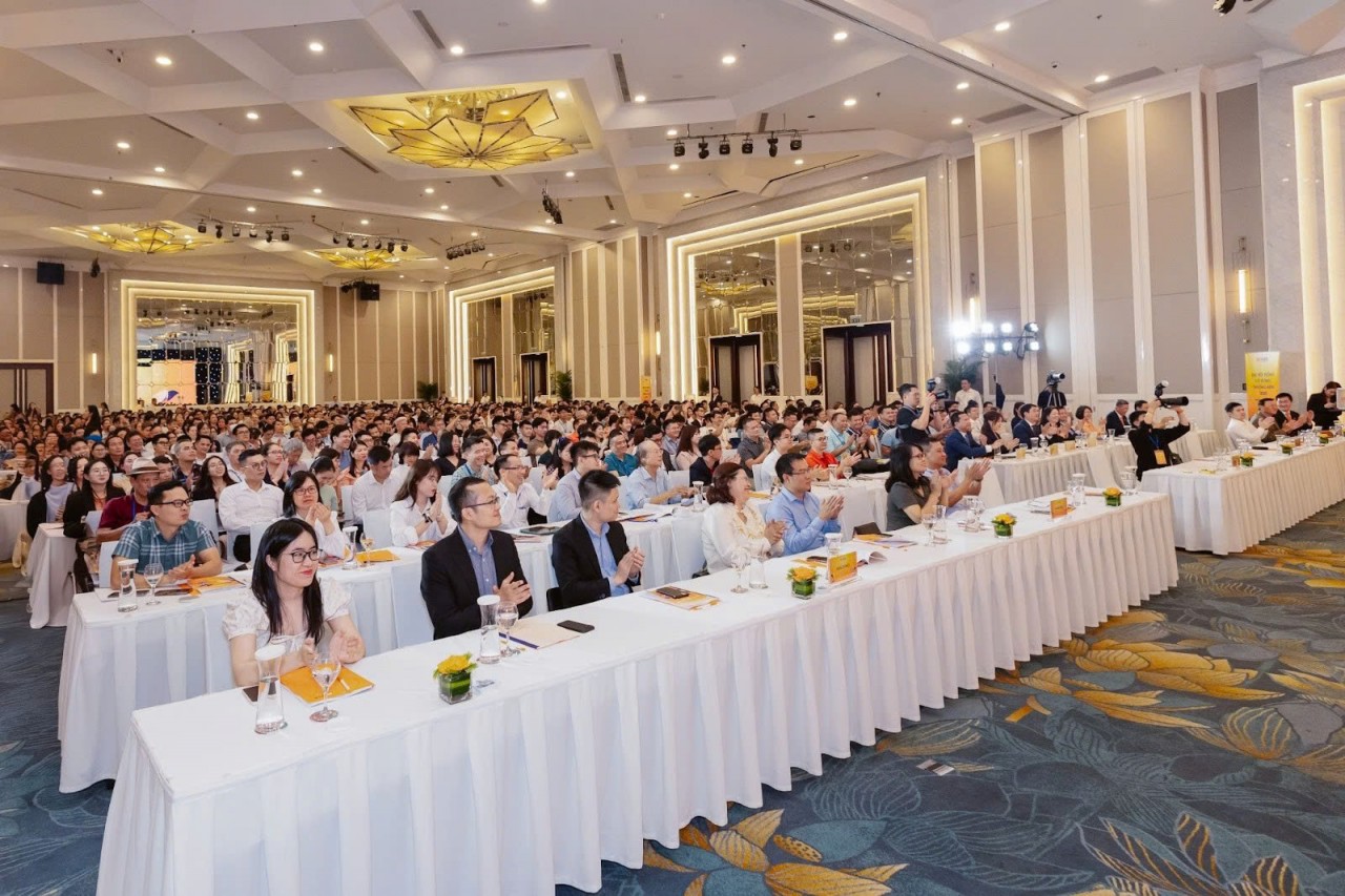 Vốn hóa SHB vượt 2 tỷ USD, nền tảng tài chính vững mạnh, không ngừng bứt phá Vốn hóa SHB vượt 2 tỷ USD, nền tảng tài chính vững mạnh, không ngừng bứt phá