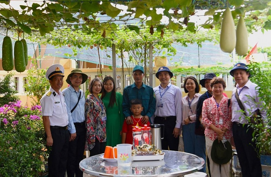 Đến với Trường Sa thân yêu