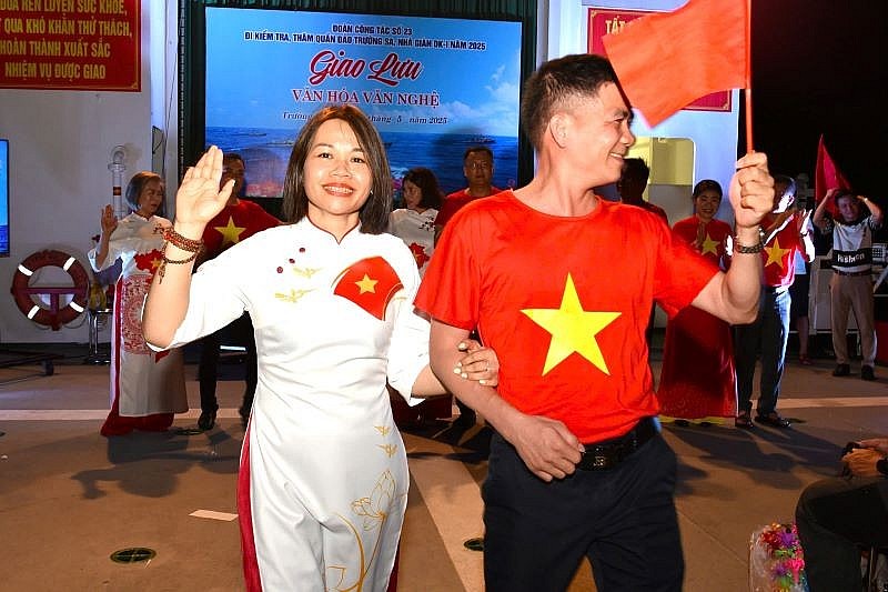 Đến với Trường Sa thân yêu