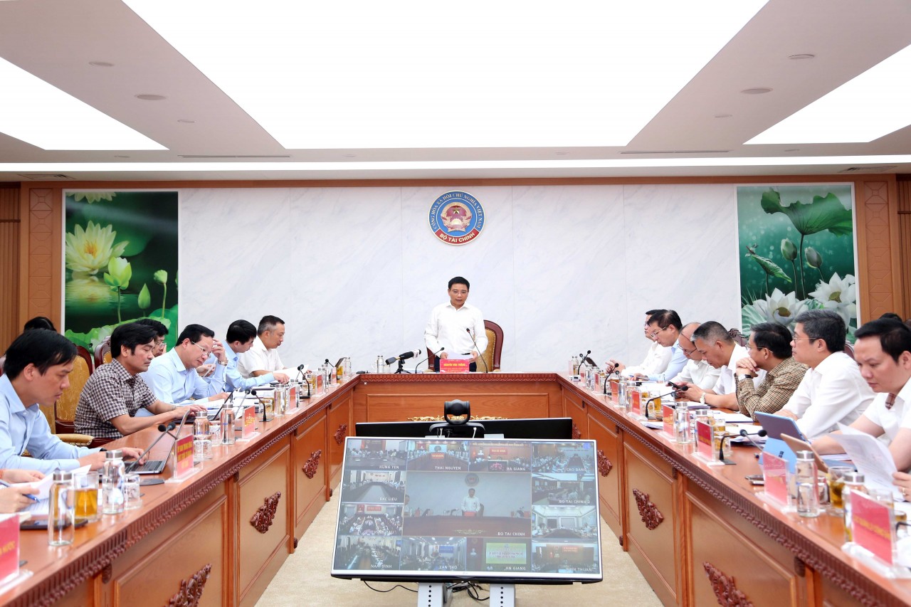 Bộ Tài chính lấy ý kiến về phân cấp, phân quyền cho mô hình địa phương 2 cấp