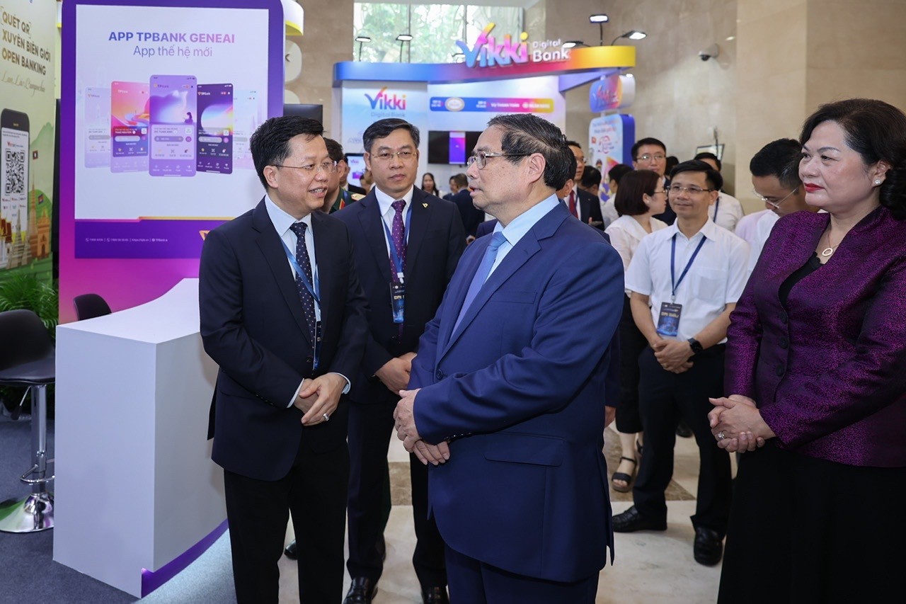 “Paste to Pay” – Công nghệ chuyển tiền độc đáo từ TPBank tiếp tục ghi dấu ấn tại Ngày Chuyển đổi số ngành Ngân hàng 2025 “Paste to Pay” – Công nghệ chuyển tiền độc đáo từ TPBank tiếp tục ghi dấu ấn tại Ngày Chuyển đổi số ngành Ngân hàng 2025