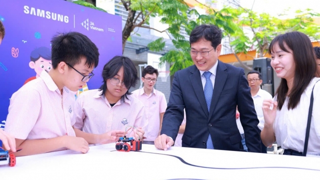 lan toa dam me khoa hoc cong nghe den hoc sinh mien nam