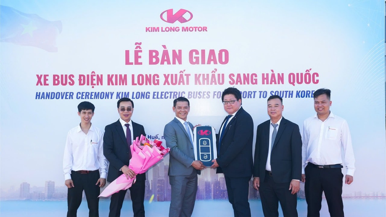 Kim Long Motor chính thức bàn giao xe bus điện xuất khẩu sang Hàn Quốc