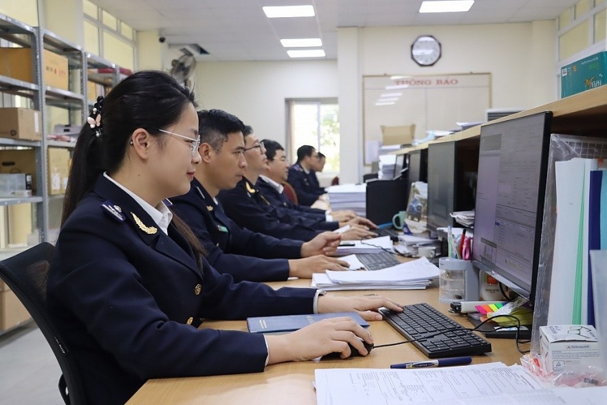 undefined Hải quan khu vực IV thu ngân sách đạt hơn 4.800 tỷ đồng