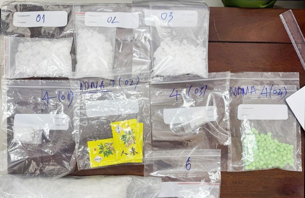 Bắt giữ vụ vận chuyển gần 2 kg ma tuý tại cửa khẩu Mộc Bài