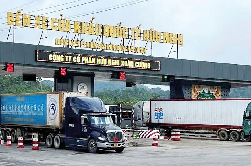 Hải quan khu vực VI thu ngân sách tăng trưởng 2 con số Hải quan khu vực VI thu ngân sách tăng trưởng 2 con số