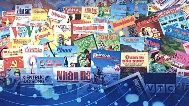 bao chi doanh nghiep dong hanh vi su phat trien ben vung