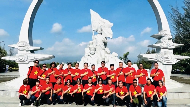 truong sa ngay cang gan