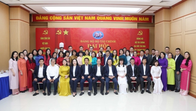 Xây dựng Chi bộ Vụ Pháp chế đoàn kết, kỷ cương, trong sạch, vững mạnh