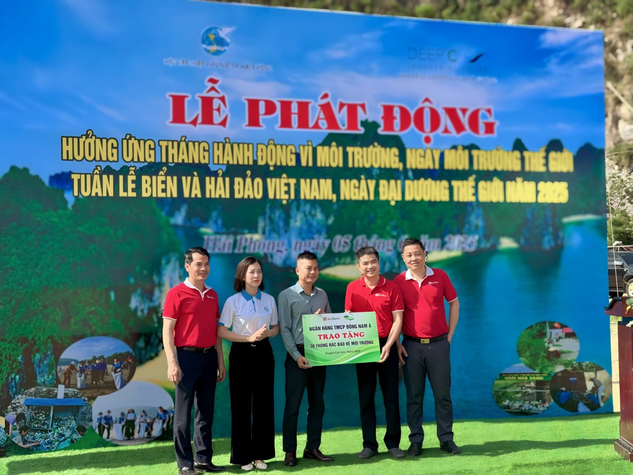 Cán bộ nhân viên SeABank chung tay làm sạch 11 bãi biển vì môi trường xanh