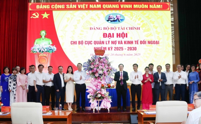 Đoàn kết - kỷ cương - kiến tạo - phát triển