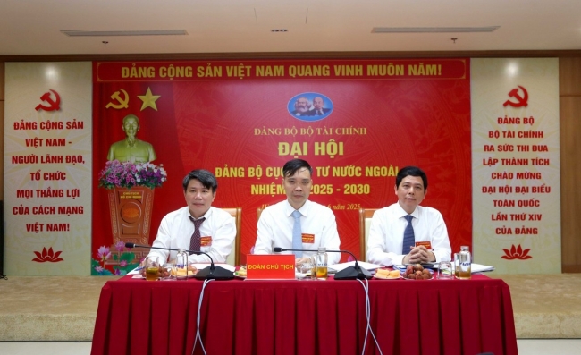 Xây dựng Đảng bộ Cục Đầu tư nước ngoài trong sạch, vững mạnh về chính trị, tư tưởng