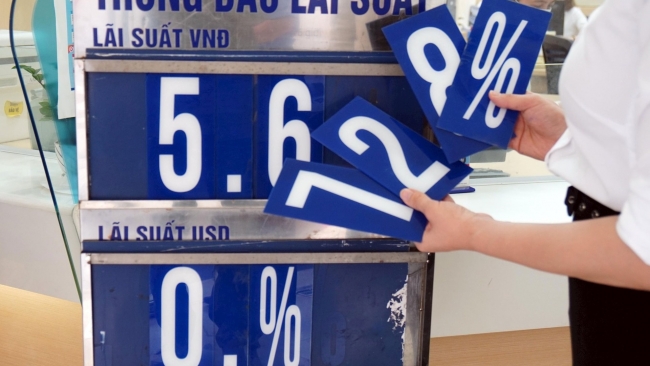 Lãi suất tiết kiệm ngày 27/6: Nhiều ngân hàng niêm yết lãi suất kỳ hạn dài trên 6%/năm