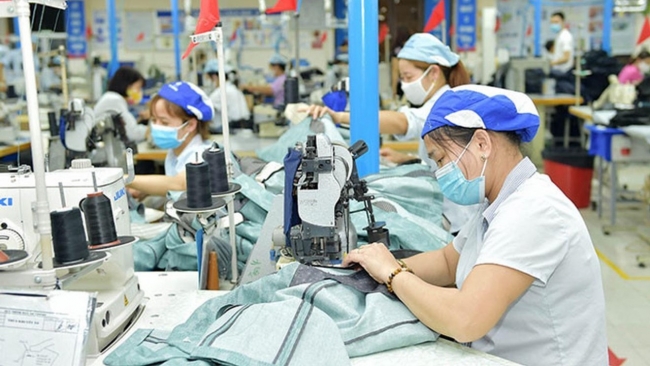 Hà Nội và Hòa Bình thu ngân sách tăng mạnh, nhiều chỉ tiêu vượt tiến độ