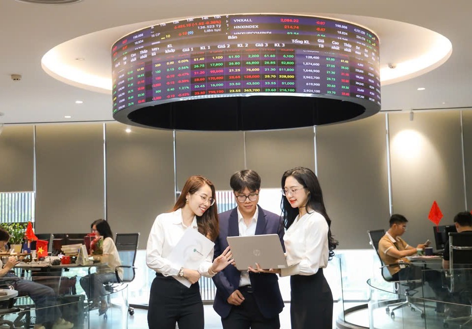 Chứng khoán ngày 21/10: VN Index hồi phục sau phiên giảm sâu, khối ngoại tích cực mua ròng