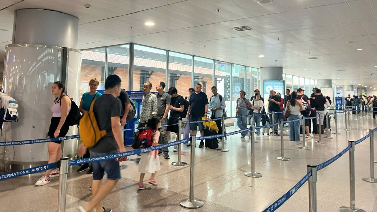 Giá vé máy bay nội địa và quốc tế hè 2025 có xu hướng tăng