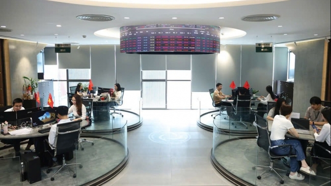 Nội lực mạnh mẽ tiếp đà hỗ trợ VN-Index chinh phục đỉnh mới