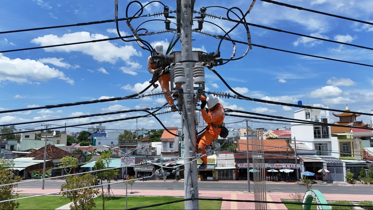 EVN đảm bảo cung cấp điện an toàn, phục vụ phát triển kinh tế - xã hội