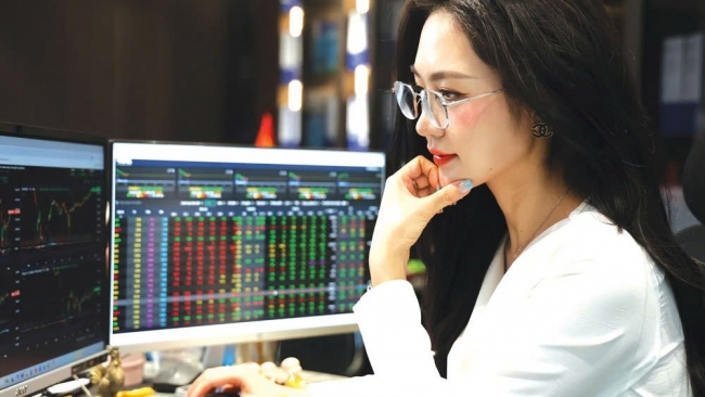 Chứng khoán ngày 20/8: VN-Index có “cú hồi” khá ngoạn mục, nhờ lực cầu bắt đáy