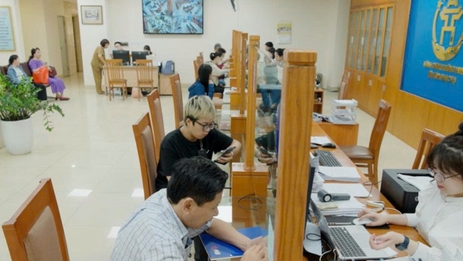 Hà Nội yêu cầu tiếp nhận tối thiểu 60% hồ sơ thủ tục hành chính theo hình thức trực tuyến