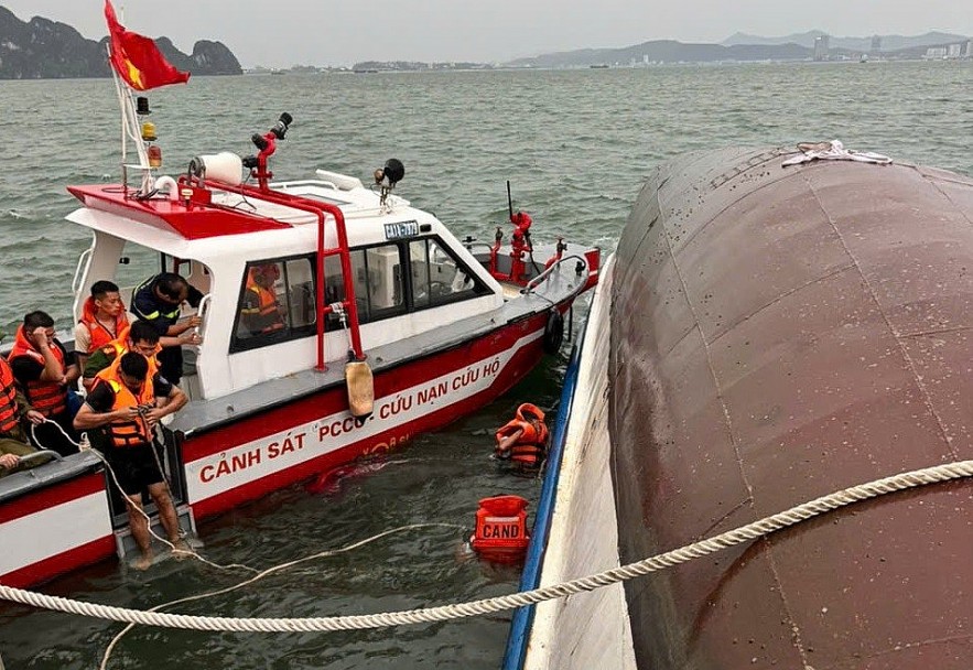 Đề nghị doanh nghiệp bảo hiểm chủ động xác định thiệt hại trong vụ lật tàu Vịnh Xanh 58 Đề nghị doanh nghiệp bảo hiểm chủ động xác định thiệt hại trong vụ lật tàu Vịnh Xanh 58