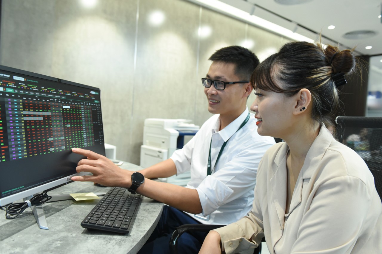 Chứng khoán ngày 10/9: Dòng tiền thận trọng, VN-Index tiếp tục tăng điểm