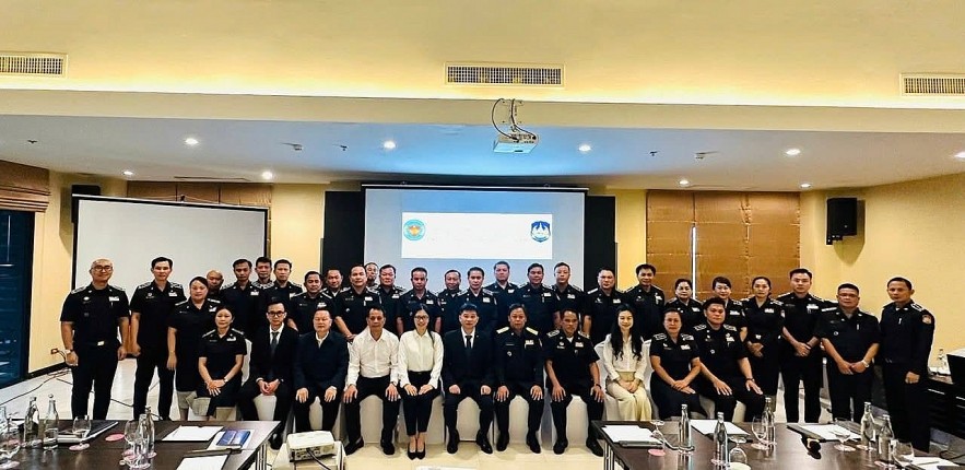 undefined Hải quan Việt Nam giúp Hải quan Lào nâng cao năng lực chống buôn lậu