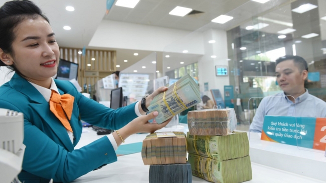 Lãi suất tiết kiệm tháng 8 xuất hiện xu hướng tăng nhẹ